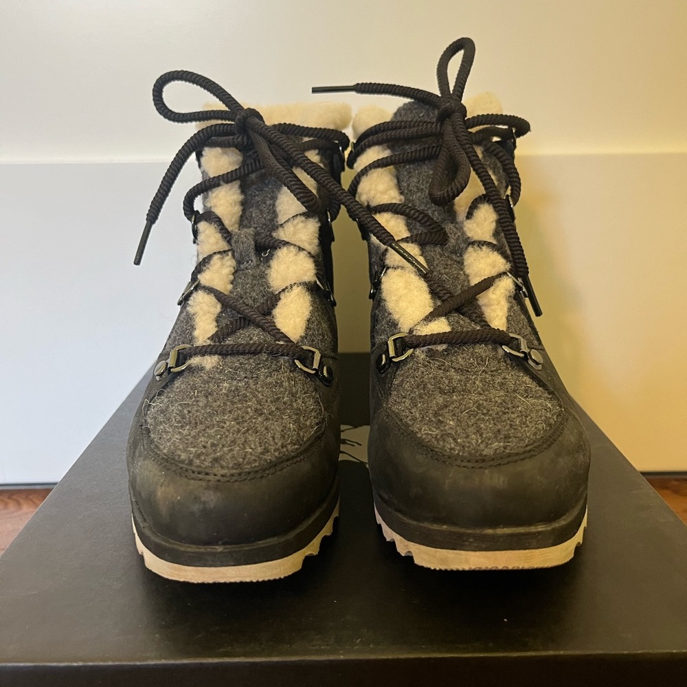 Sorel Womens Sneakchic Alpine Boot
